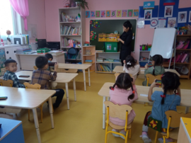 Уп-харчы дойдутун сэгэтэн көрөбут — Ахсаанна интегрированнай дьайымал  кэнспиэгэ, улахан бөлөх.«Уп-харчы дойдутун сэгэтэн көрөбут» Дьяконова Парасковья АлексеевнаКэбээйи улууьуныай Тыайа нэьилиэгин21№ «Кэнчээри» уьуйаан иитээччитэ. Темата: « Уп-харчы дойдутун сэгэтэн көрөбут» Сыала: О5о5о оонньуу көмөтунэн уп- харчы туьунан  өйдөбулу биэрии: «Харчы»,            « манньыат», «банкнот» , «пластиковай карта» өйдөбуллэрин арыйыы,аныгы харчылар тас көруннэрин кытта билиьиннэрии. Уөрэтэр соруктар: —Экономическай терминнар көмөлөрунэн о5о тылын саппааьын […]